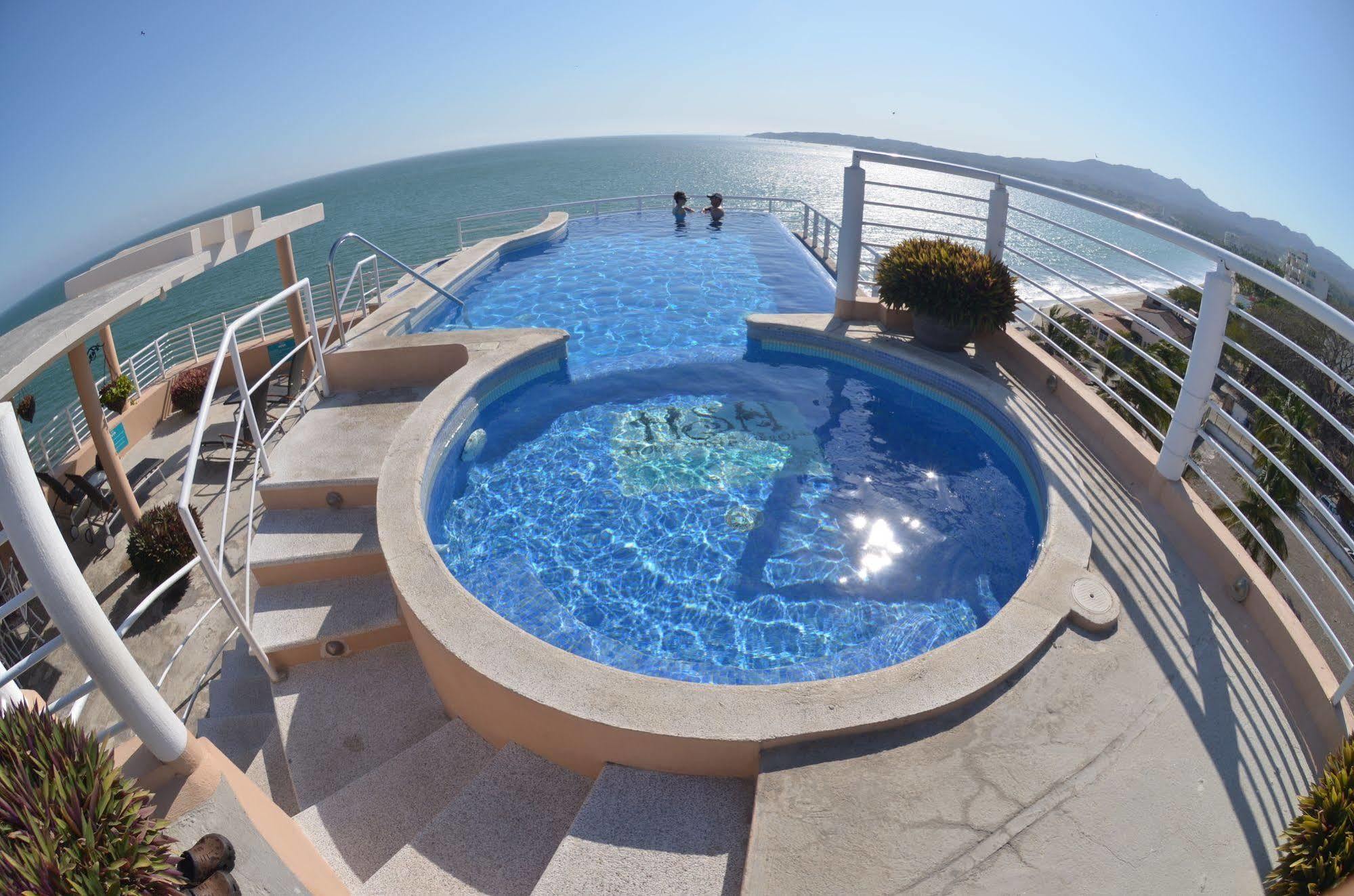 Hotel Suites Nadia Бусериас Экстерьер фото